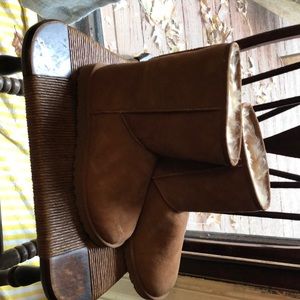 Uggs - never worn